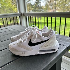 Nike Air Max Dawn Sneakers